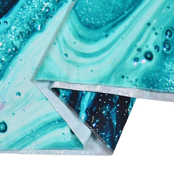 ✨HP✨ Green Psychedelic Art Gold Tapestry - Picture 4 of 5